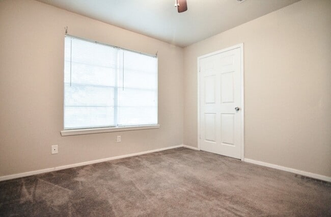 2912 Prairie Flower Cir in Bryan, TX - Building Photo - Building Photo