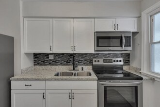 354 N Roosevelt Ave in Columbus, OH - Foto de edificio - Building Photo