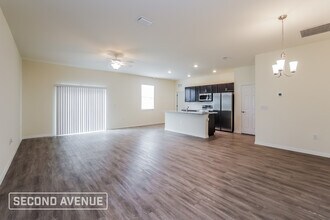 1012 NE 32nd Terrace in Cape Coral, FL - Building Photo - Building Photo