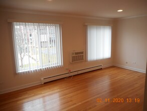 244 N Smith St-Unit -205 in Palatine, IL - Building Photo - Building Photo