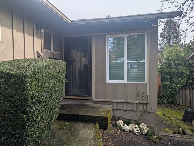 7326 SW Capitol Hwy in Portland, OR - Building Photo - Building Photo