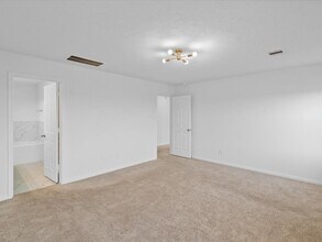 8218 Leisure Pt Dr in Cypress, TX - Foto de edificio - Building Photo