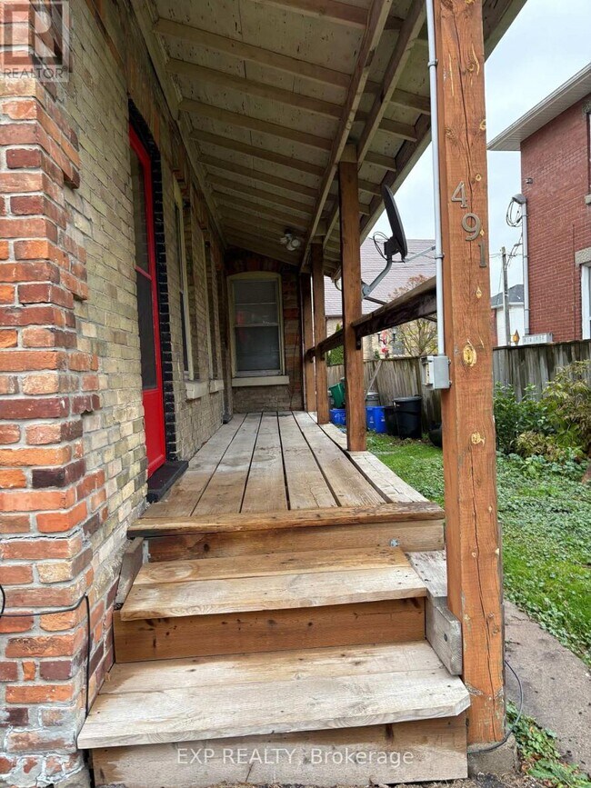 491 Eagle St in Newmarket, ON - Building Photo - Building Photo