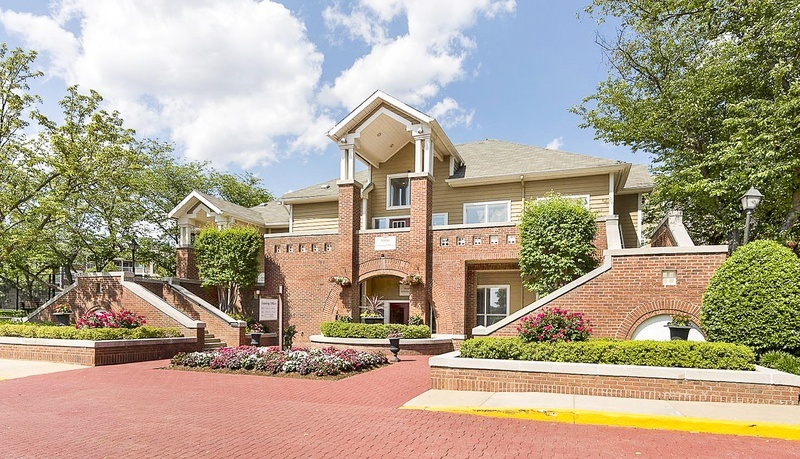 Sawyer Flats in Gaithersburg, MD - Foto de edificio