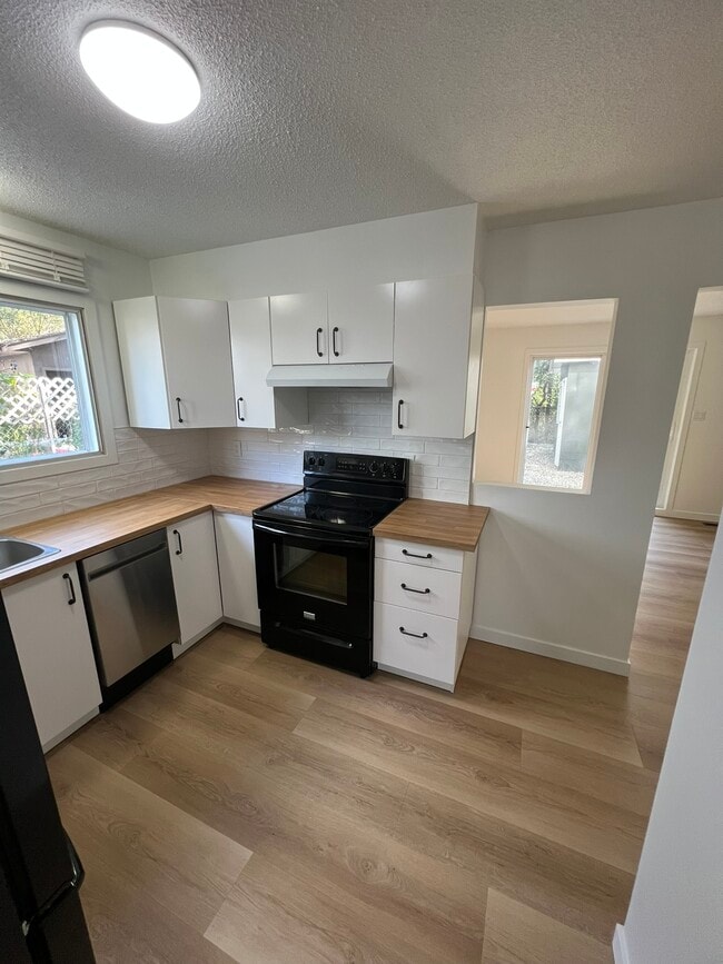 4712-4725 25 Ave in Vernon, BC - Building Photo - Building Photo