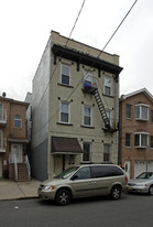 123 Van Winkle Ave in Jersey City, NJ - Building Photo