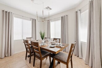 2372 E Sequoia Dr in Chandler, AZ - Building Photo - Building Photo