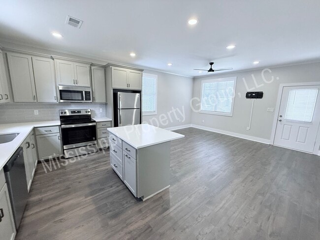 1405 Pleasant Dr in Oxford, MS - Building Photo - Building Photo