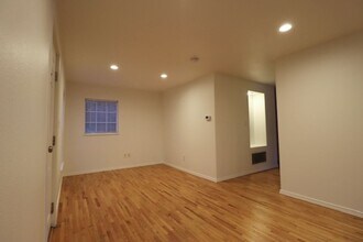 6034 25th Ave NE in Seattle, WA - Building Photo - Building Photo