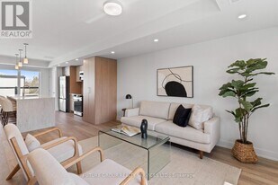 15 Acorn Ave in Toronto, ON - Building Photo