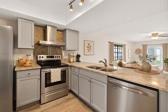 13250 Ridge Rd S in Largo, FL - Building Photo - Building Photo