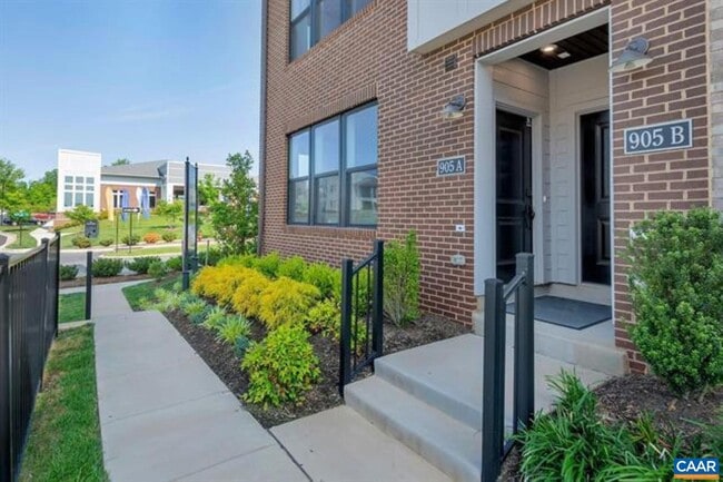 828 Wesley Ln in Charlottesville, VA - Building Photo - Building Photo