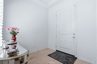 24364 Clear Creek Pl in Los Angeles, CA - Foto de edificio - Building Photo