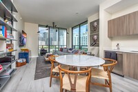 201 SW 17th Rd, Unit Penthouse in Miami, FL - Foto de edificio - Building Photo