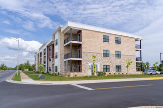 HARRISON PLAZA RESIDENTIAL in Winchester, VA - Building Photo - Building Photo