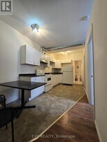 88 Colborne St in Brantford, ON - Building Photo