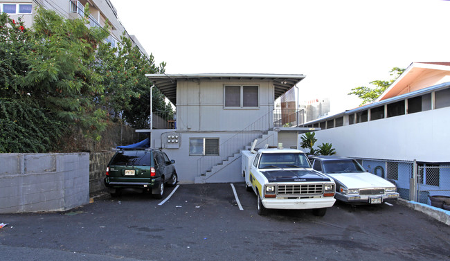 1455 Pele St in Honolulu, HI - Foto de edificio - Building Photo