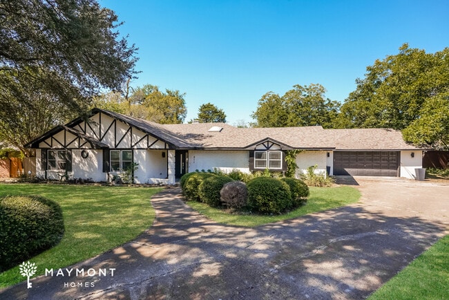 property at 211 Martin Luther Cir