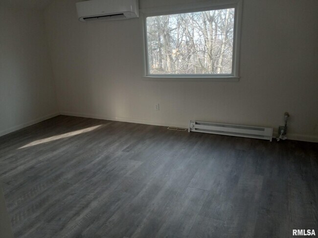 735 20th Ave in East Moline, IL - Building Photo - Building Photo