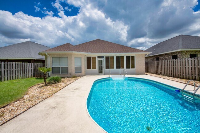 2523 Pine Forest Rd in Cantonment, FL - Building Photo - Building Photo