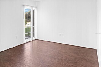 7304 W Country Club Dr N in Sarasota, FL - Building Photo - Building Photo