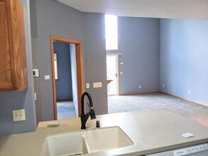 670 Kingfisher Ln in Woodbury, MN - Building Photo - Building Photo