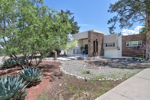 1706 Princeton Dr NE in Albuquerque, NM - Building Photo