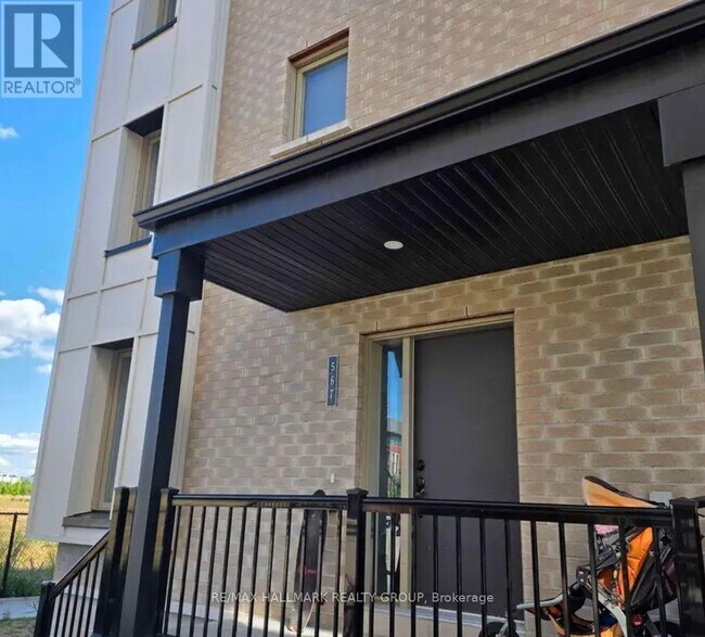 567 Ozawa Private in Ottawa, ON - Building Photo - Building Photo