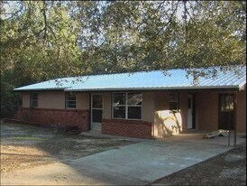 277 Grandview Ave in Valparaiso, FL - Building Photo