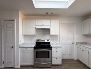 1015 Arrowhead Trail in San Antonio, TX - Foto de edificio - Building Photo