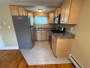 3 Pond St, Unit Apt. 2 in Salem, NH - Building Photo - Building Photo
