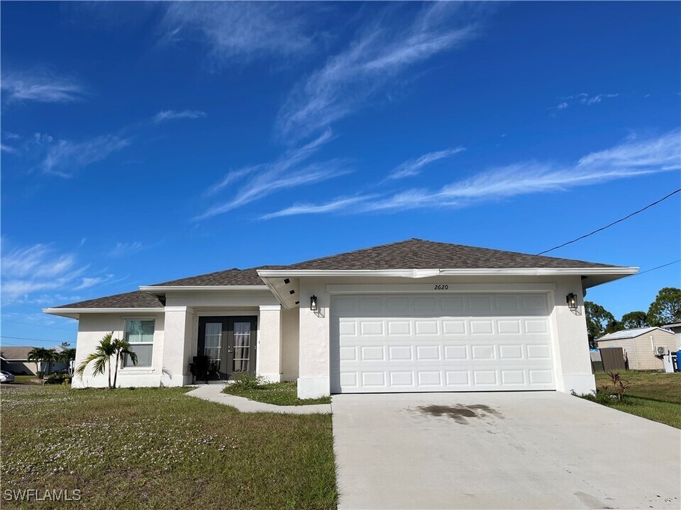 2620 NW 23rd Ave in Cape Coral, FL - Building Photo