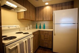 12400 Vista Isles Dr in Plantation, FL - Building Photo - Building Photo