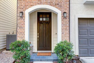 870 Wakefield Dr in Houston, TX - Building Photo - Building Photo