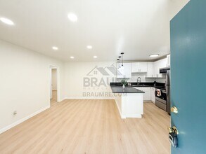 5611 Fulcher Ave, Unit 3 in Los Angeles, CA - Foto de edificio - Building Photo