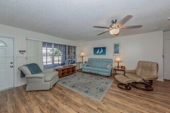 6551 Coliseum Blvd in Port Charlotte, FL - Building Photo - Building Photo