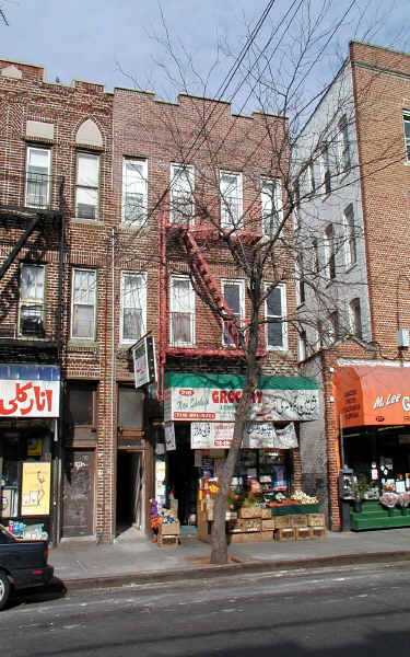 219 Neptune Ave in Brooklyn, NY - Foto de edificio