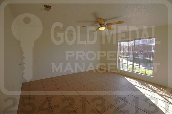 1803 Cedarhill Dr in Killeen, TX - Building Photo - Building Photo