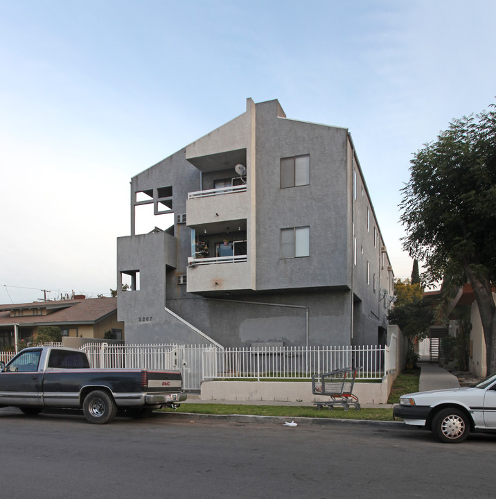 5207 Meridian St in Los Angeles, CA - Building Photo