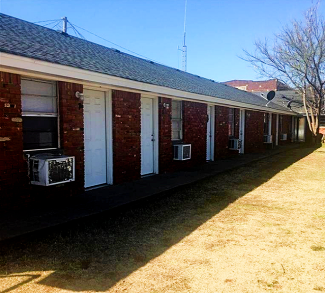 OK Broadway Apartments in Carnegie, OK - Building Photo - Building Photo