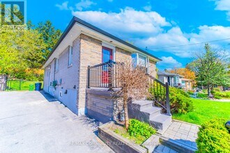 28 Benhur Crescent in Toronto, ON - Building Photo - Building Photo