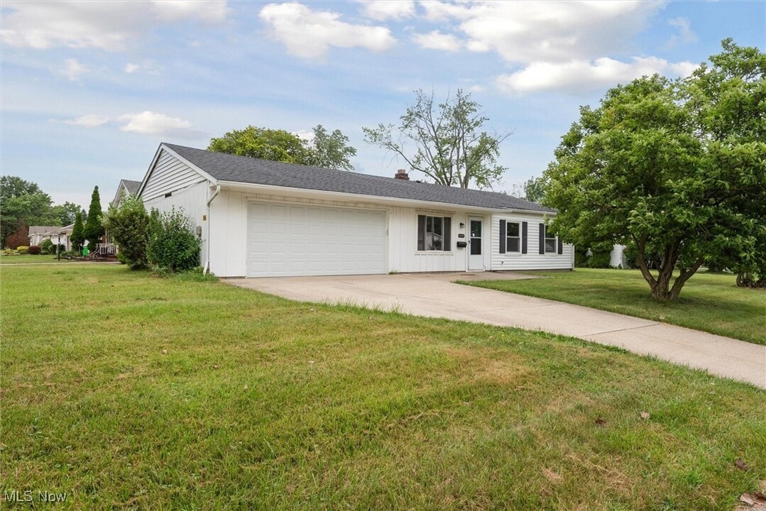 5497 Bartlett Rd in Bedford Heights, OH - Building Photo