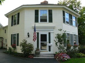 32 Belgrade Rd in Oakland, ME - Building Photo - Building Photo