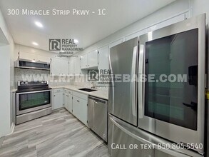 300 Miracle Strip Pkwy SW in Fort Walton Beach, FL - Building Photo - Building Photo