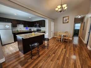 8212 N Dakota Ave in Tampa, FL - Building Photo - Building Photo