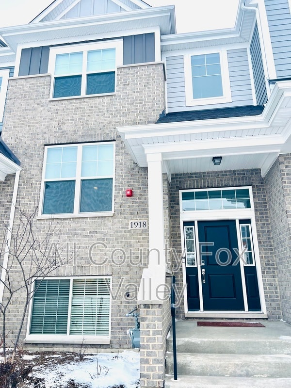 property at 1918 Kingsley Cir