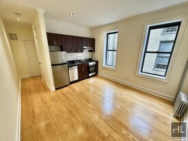 West 11th Street in New York, NY - Building Photo