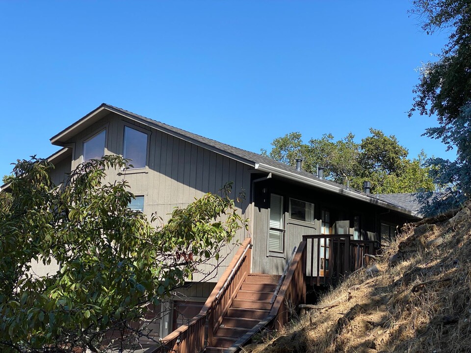 614 Park Rd in Emerald Hills, CA - Building Photo