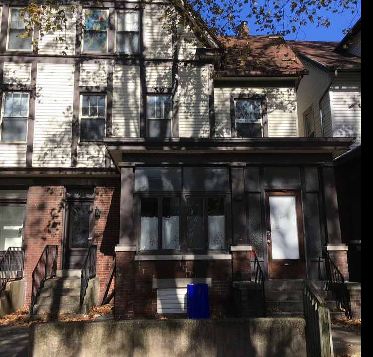 1912 Market St in Harrisburg, PA - Building Photo