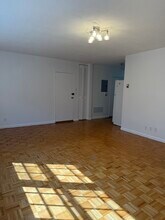 137 Lake Shore Rd in Boston, MA - Building Photo - Building Photo